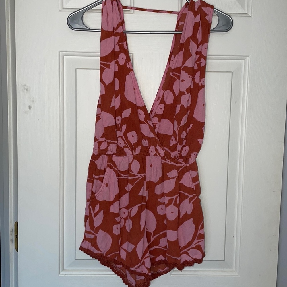 Billabong sz small coral/ orange romper